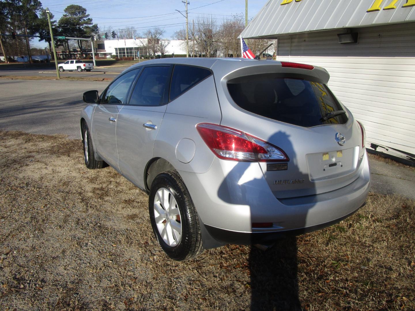 2012 Silver Nissan Murano (JN8AZ1MU2CW) , located at 2553 Airline Blvd, Portsmouth, VA, 23701, (757) 488-8331, 36.813889, -76.357597 - Down Payment: $799 Weekly Payment: $100 APR: 23.9% Repayment Terms: 42 Months ***CALL ELIZABETH SMITH - DIRECTOR OF MARKETING @ 757-488-8331 TO SCHEDULE YOUR APPOINTMENT TODAY AND GET PRE-APPROVED RIGHT OVER THE PHONE*** - Photo#5